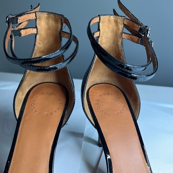 Marc by Marc Jacobs Sz 39 Black Patent Leather Double Ankle Strap Heels Pumps - Picture 6 of 12